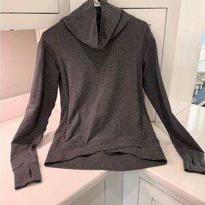 Lululemon On The Double pullover Heathered charcoal gray. Size 4